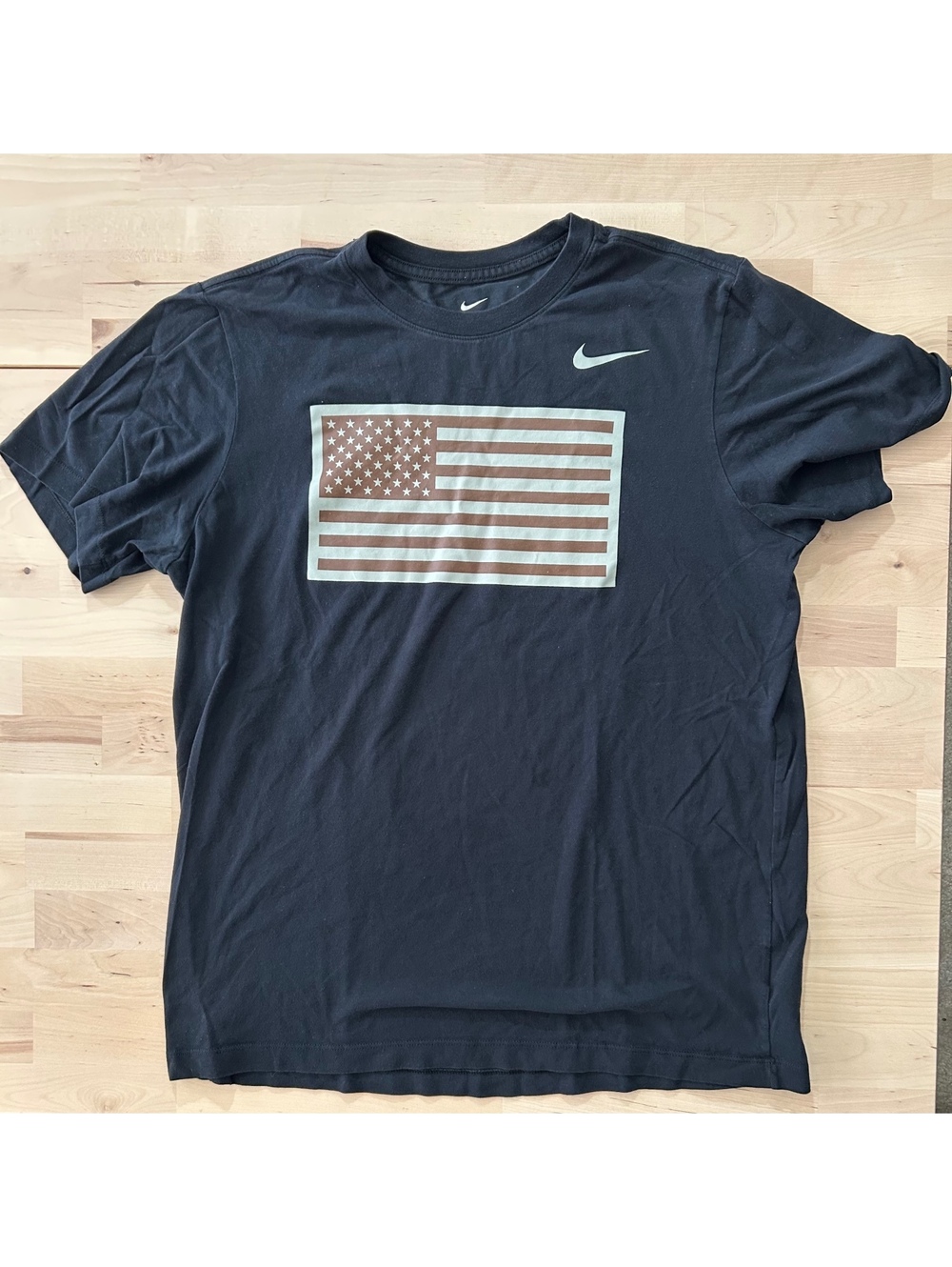 Nike Dri-FIT US Flag & Military Cross Arrows Graphic T-Shirt - Size L